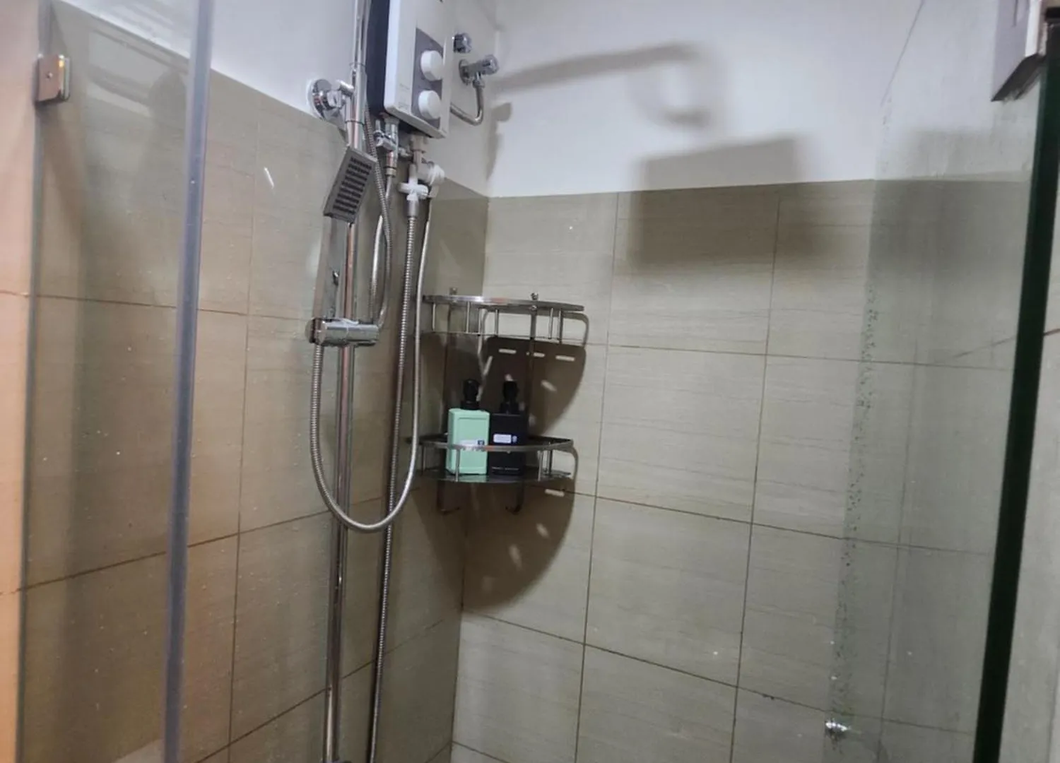 Goshen E320 Apartment Manila